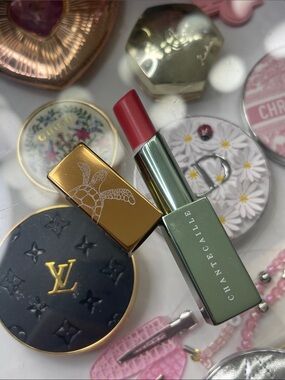 Chantecaille lip chic in ginger lily - coral